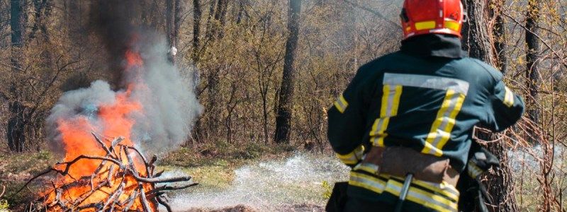 На майские в Украине опасно жечь костры