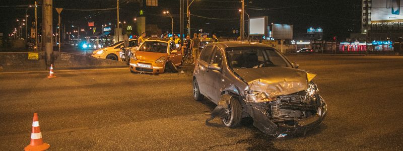 В Киеве на Петровке столкнулись Citroen и Chevrolet