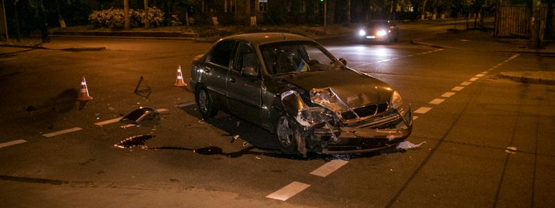 В Киеве на Дорогожичах Lanos влетел в "Жигули"