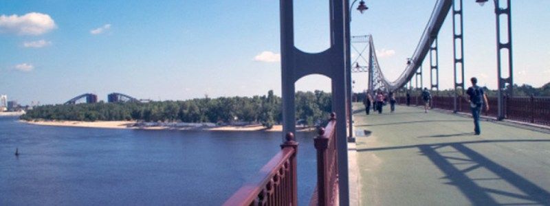 Водителям Киева не стоит ехать на Труханов остров: узнай, почему