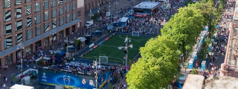 Появилось видео с высоты главной фан-зоны Киева на Крещатике