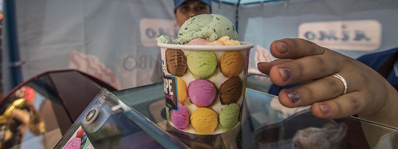 После горячего финала Лиги чемпионов Киев решил охладиться: в столице прошел фестиваль мороженого