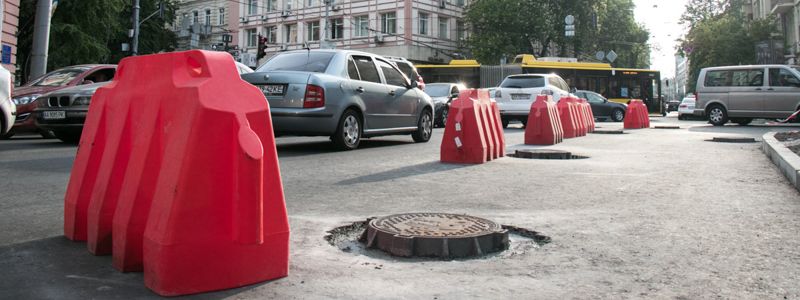 В Киеве на бульваре Леси Украинки ограничили движение: подробности