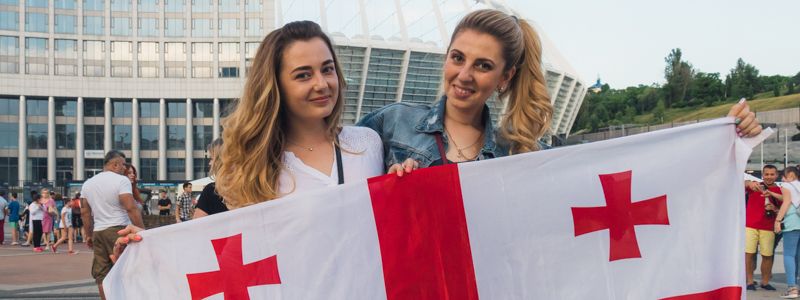 "Сухишвили", хачапури и вино: центр Киева превратился в солнечную Грузию