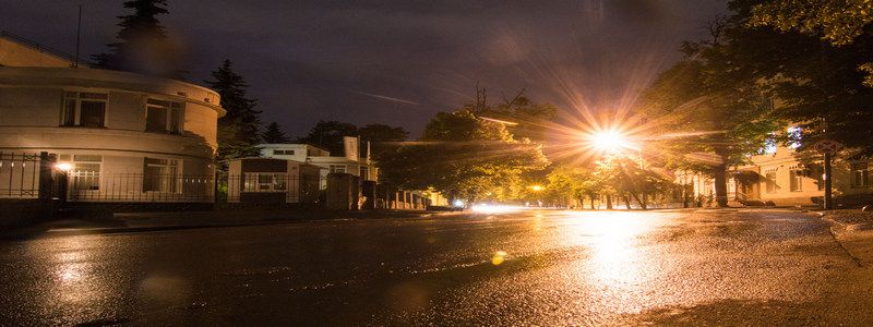 Особый взгляд на улицы Киева: как ночью выглядит старинный Кловский спуск