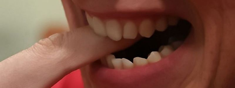 Смерть украинского режиссера, новый "Терминатор" и покусанный чиновником полицейский: ТОП новостей дня