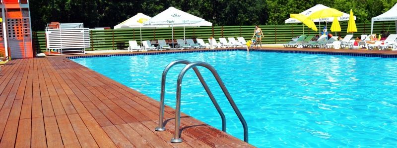 Где в Киеве поплавать в бассейне под открытым небом