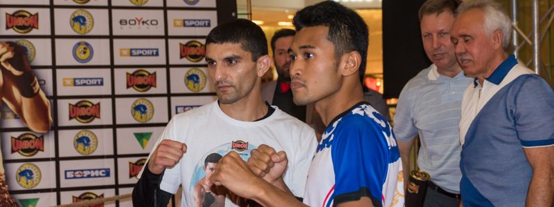 В Киеве Артем Далакян показал, как будет бить своего соперника из Таиланда