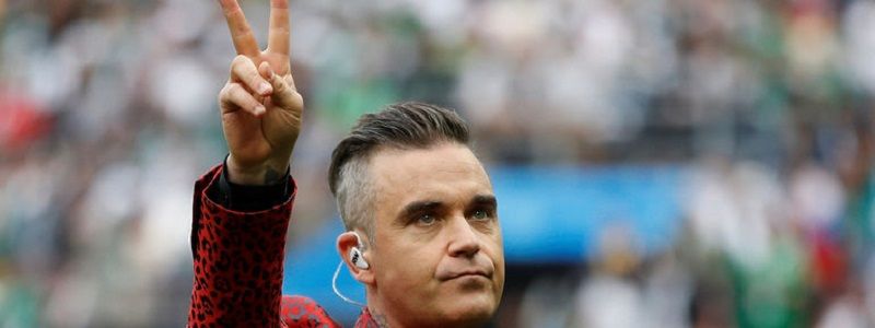 Крушение самолетов, расследование против президента ФФУ и "фак" россиянам от Робби Уильямса: ТОП новостей дня