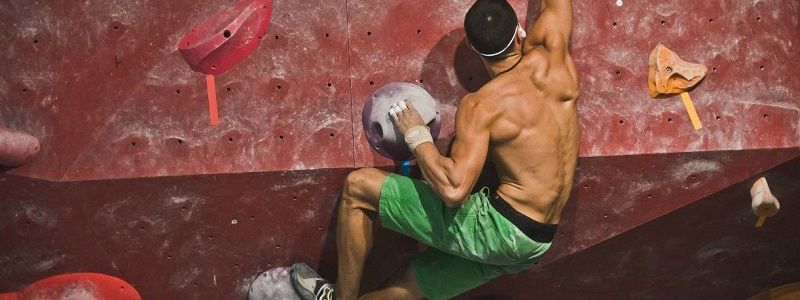 Жажда высоты: где в Киеве заняться скалолазанием