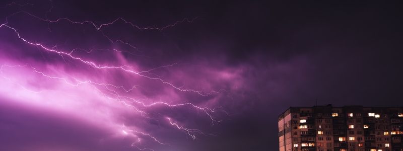 Ночная гроза разбудила жителей Киева: ТОП самых красивых фотографий в Instagram