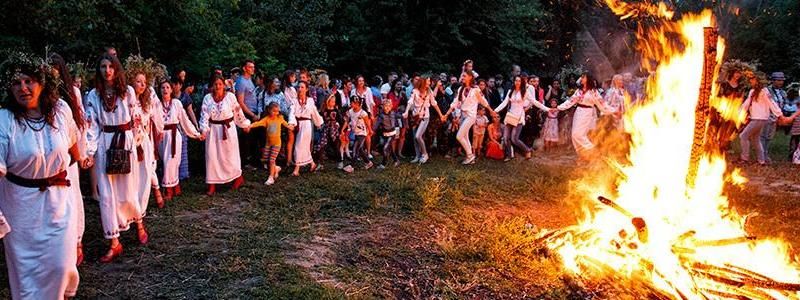 Где в Киеве на Ивана Купала пустить на воду венок, прыгнуть через костер и погадать на суженого