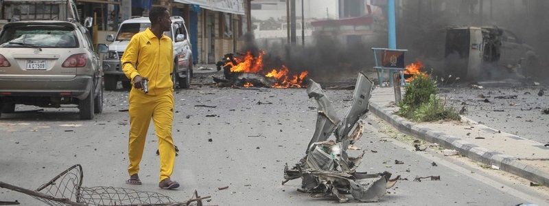 Девять убийств в здании МВД, крушение самолета на военной базе и смерть создателя комиксов Marvel: ТОП новостей дня