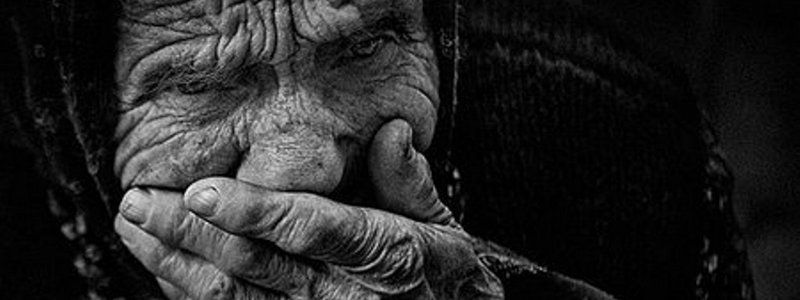 Под Киевом мужчина задушил, изнасиловал, ограбил и поджег 83-летнюю пенсионерку, после чего пошел спать