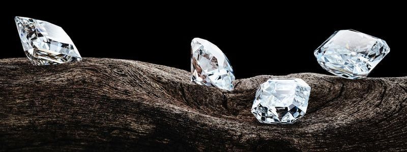 Рингтоны вместо колоколов, алмазные горы и ДТП с военными в Ровно: ТОП новостей дня