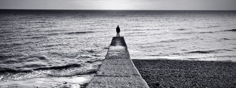 В мире увеличилось количество одиноких людей: медики ответили, как с этим бороться