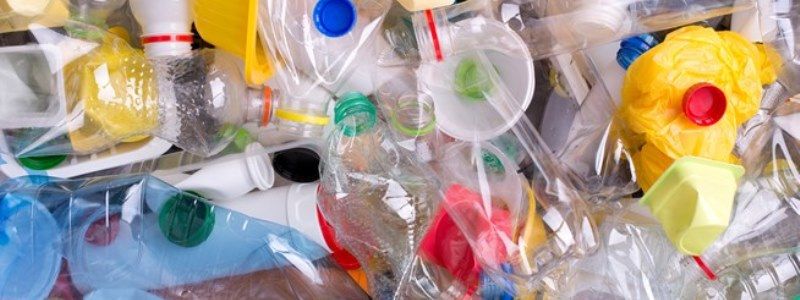 "Атака на пластик": в Киеве людей призывают перепаковать товары в супермаркете