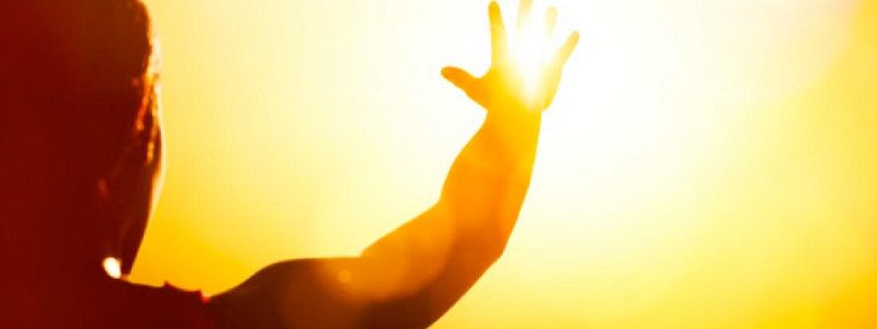 Семь погибших из-за жары, масштабный пожар и попытка убийства младенца: ТОП новостей дня