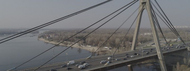 В Киеве ограничат движение по Северному мосту