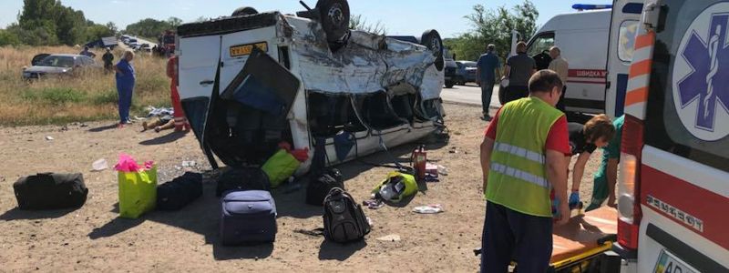 ДТП с погибшими детьми под Запорожьем, репетиция парада и китаец в роликовом-костюме: ТОП новостей дня