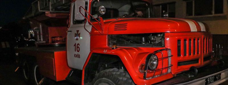 В Киеве на ДВРЗ горела квартира