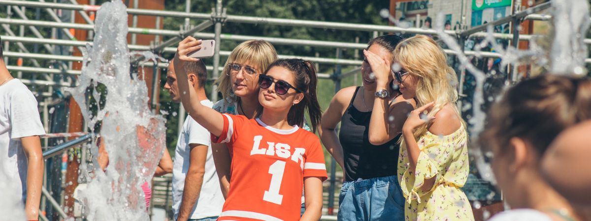 Столица в лицах: жительницы Киева разделись в самый жаркий день лета