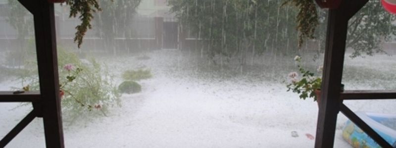 Потоп в Ивано-Франковске, перевернутый автобус в Финляндии и селфи из космоса: ТОП новостей дня