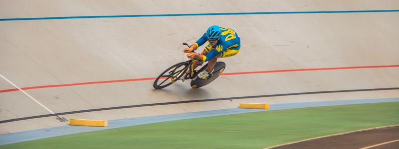 В Киеве на велотреке стартовал новый турнир, на который приехали спортсмены со всего мира