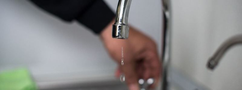 В Киеве детский сад, рынок и жилые дома оставят без воды: адреса