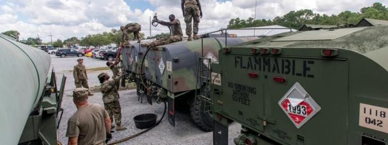 Новая пассия Шнурова, мощнейший ураган в США и новый рекорд самолета-гиганта: ТОП новостей дня