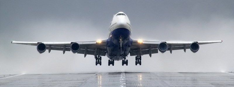 Какие авиакомпании в Украине чаще всего задерживают рейсы