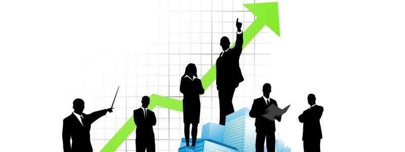 В Украине выбрали самых медийных экономических экспертов за август: ТОП 50