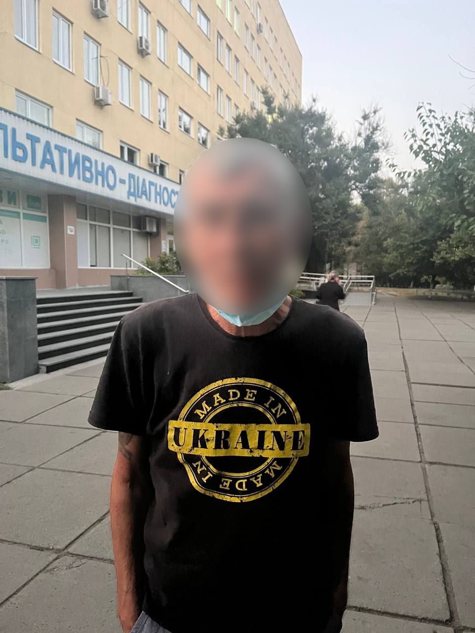 У Києві чоловік вдарив сусіда по палаті ножем та втік з лікарні 3