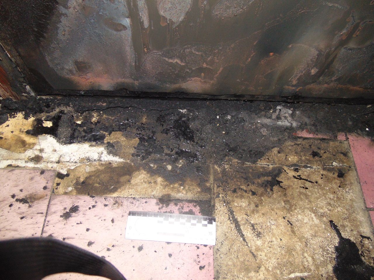 У Києві чоловік через помсту підпалив двері колишній 2