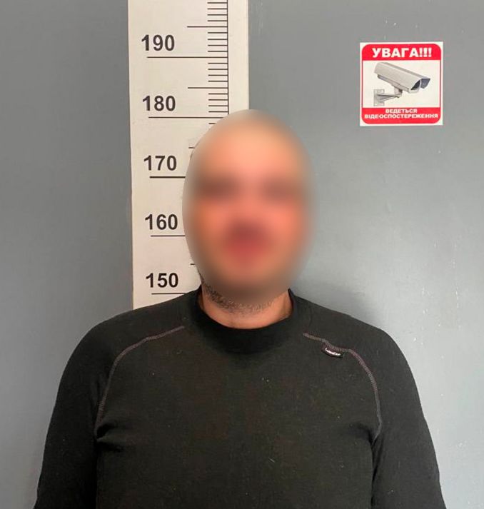 У Києві чоловік через помсту підпалив двері колишній 3