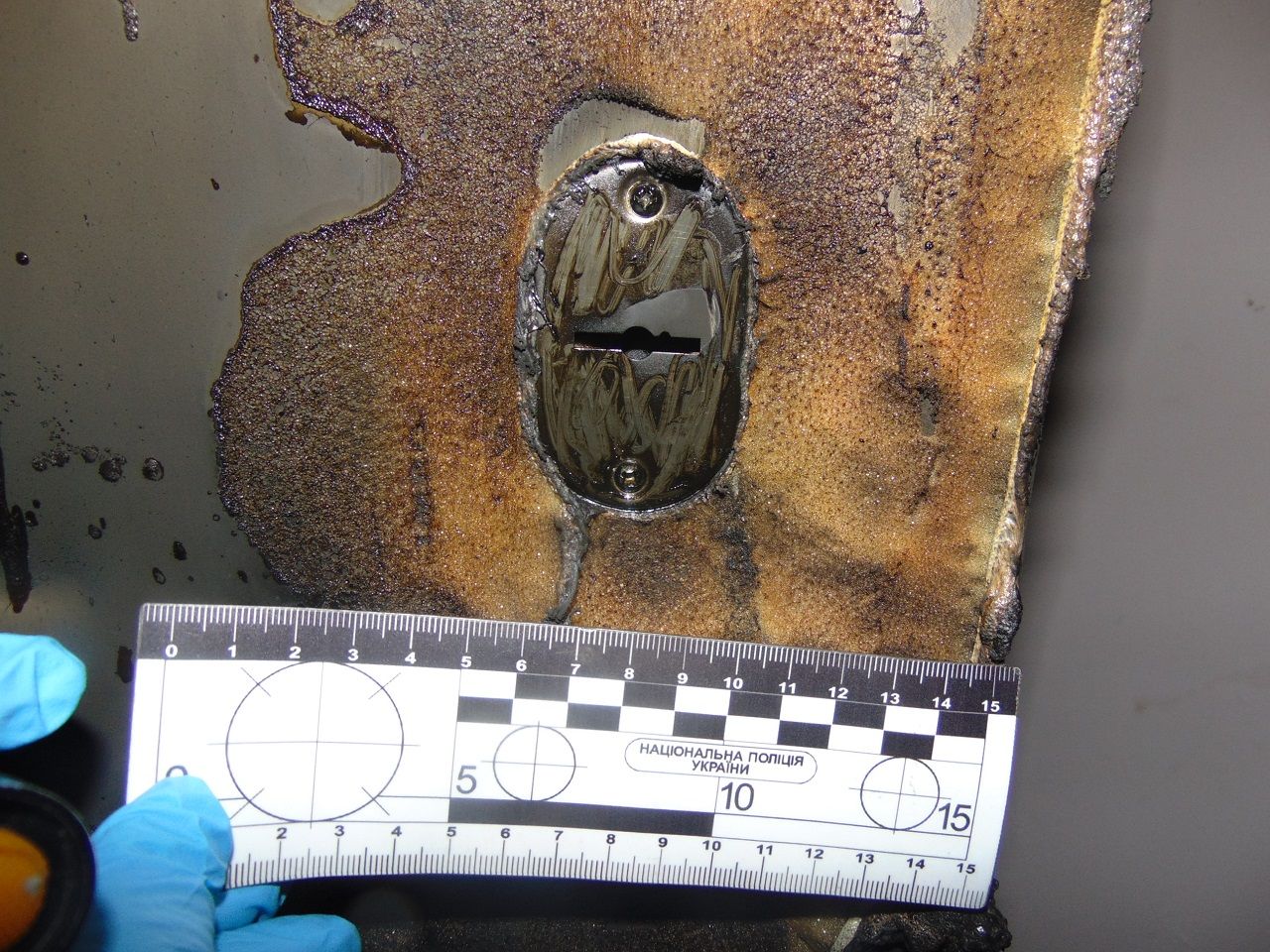 У Києві чоловік через помсту підпалив двері колишній 5