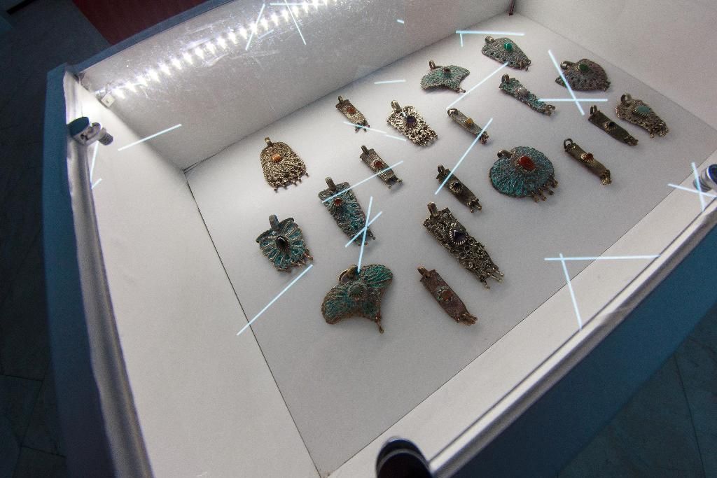 У Києві створили мистецтво з уламків зброї та техніки: де відкрили безкоштовну виставку 1