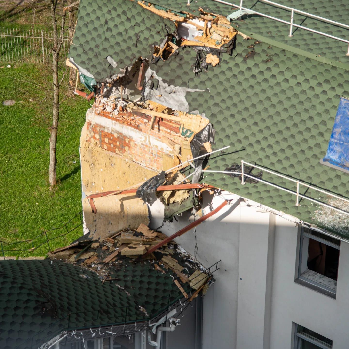 Війна зруйнували спортивну зону. Фото - сторінка МТА у соцмережі