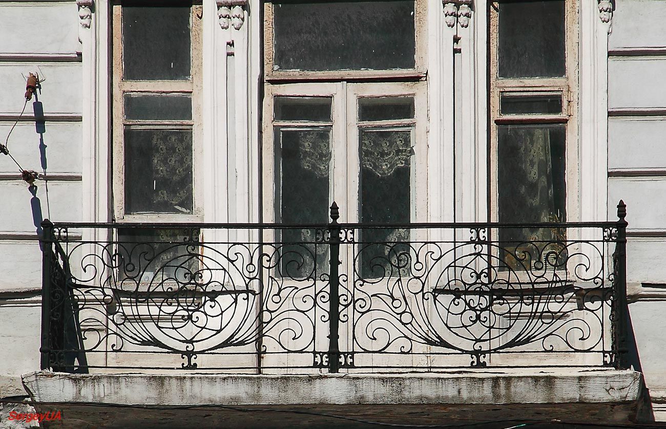 Навіщо компанія, пов`язана з екс-зятем Черновецького, руйнує історичний будинок на Хрещатику 7