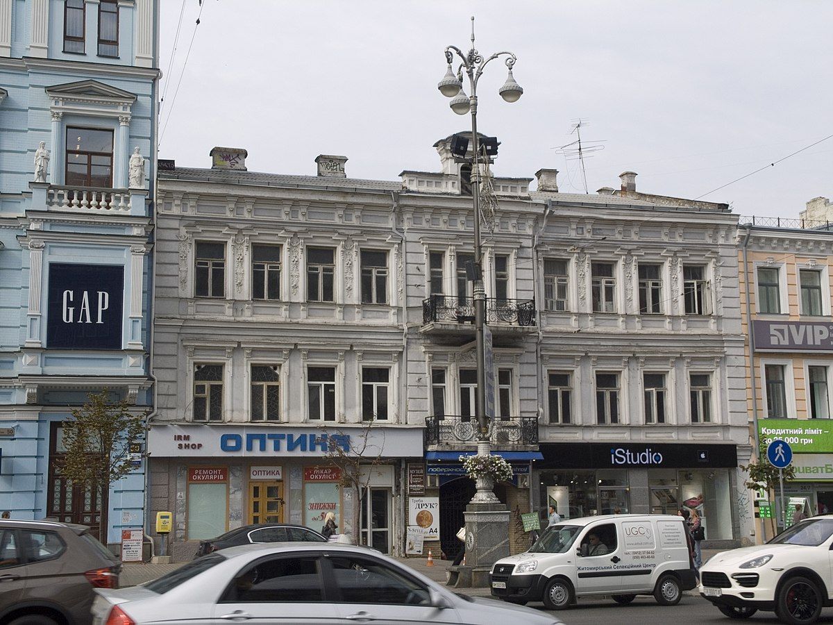 Навіщо компанія, пов`язана з екс-зятем Черновецького, руйнує історичний будинок на Хрещатику 8