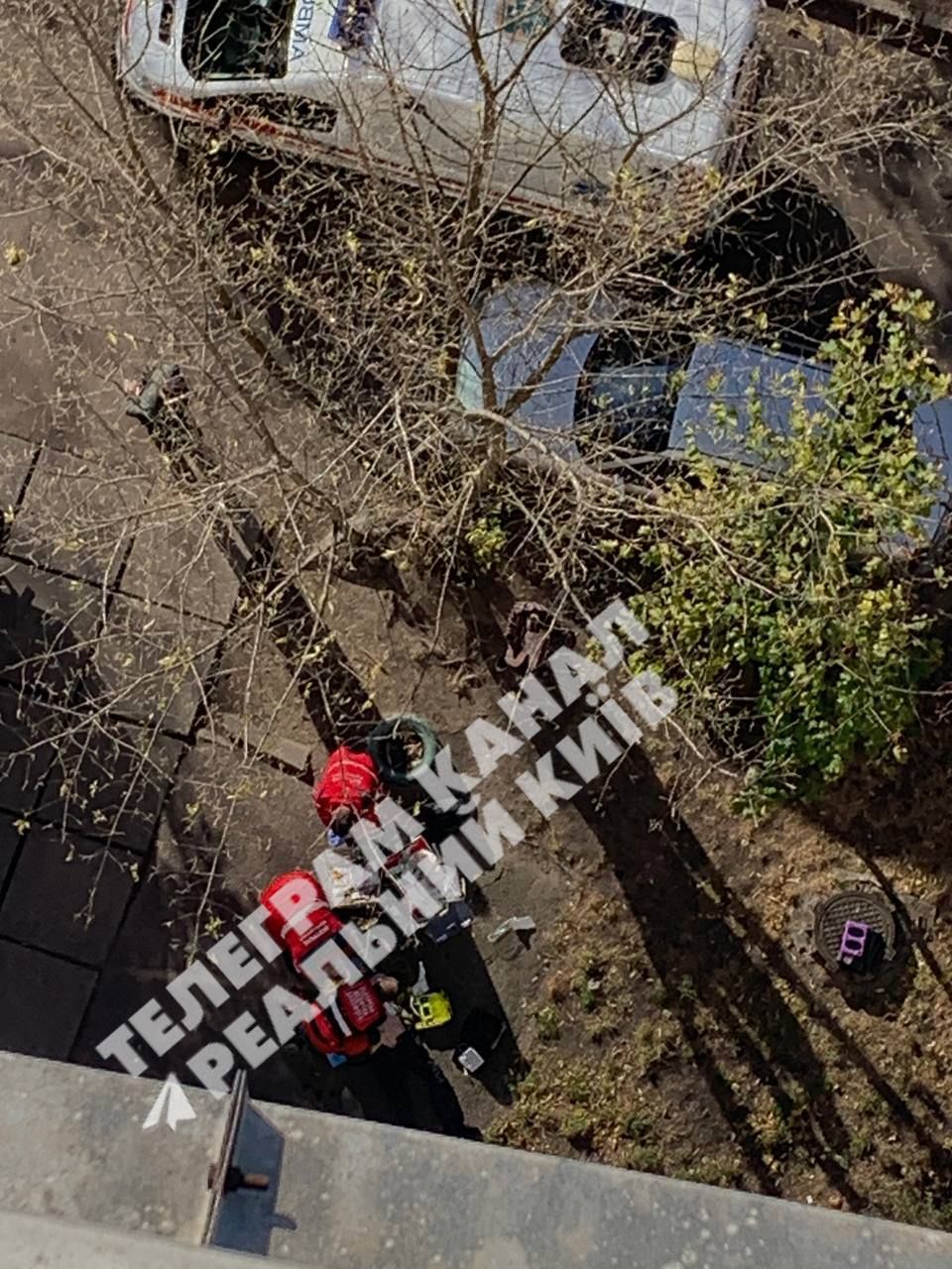 Спецслужби на місці суїциду Спецслужби на місці суїциду