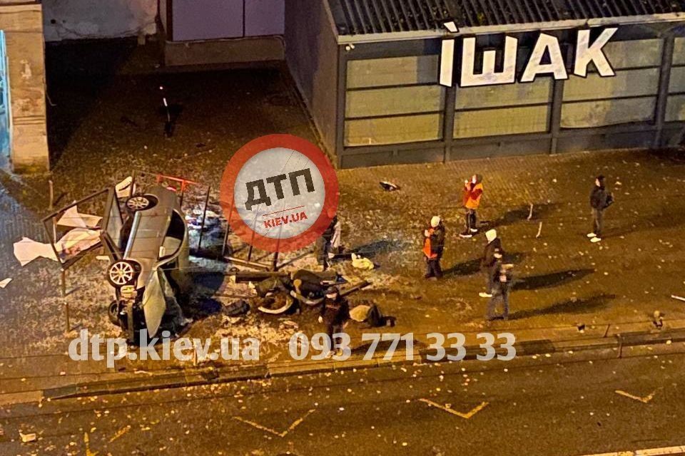 Наслідки наїзду на зупинку