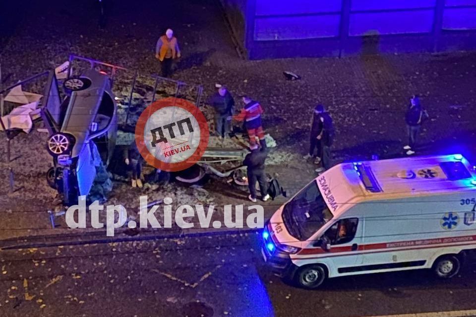 Наслідки наїзду на зупинку