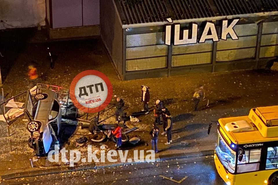 Наслідки наїзду на зупинку