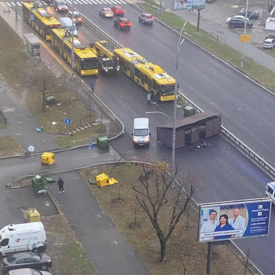 Сміттєвий майданчик заблокував рух транспорту у Києві