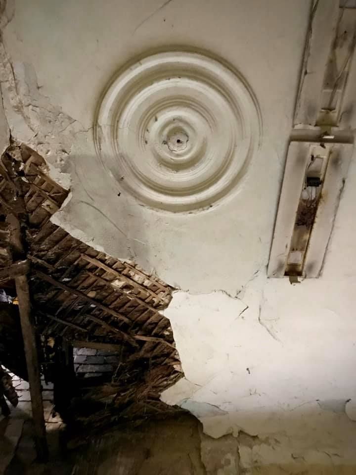 Дом нуждался в реставрации. Фото - группа Архитектура Украины Дом нуждался в реставрации. Фото - группа Архитектура Украины