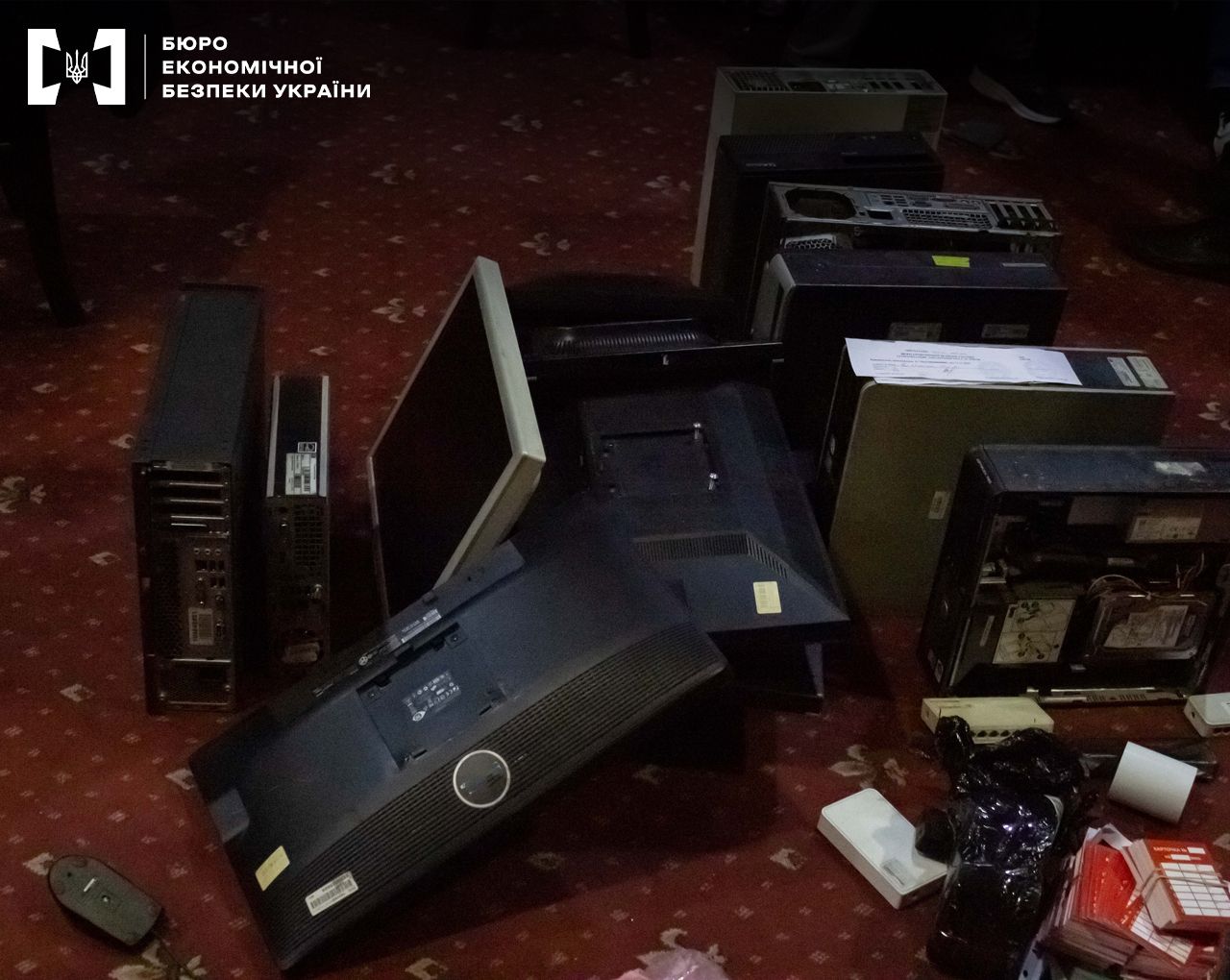 Правоохранители изъяли технику при обыске