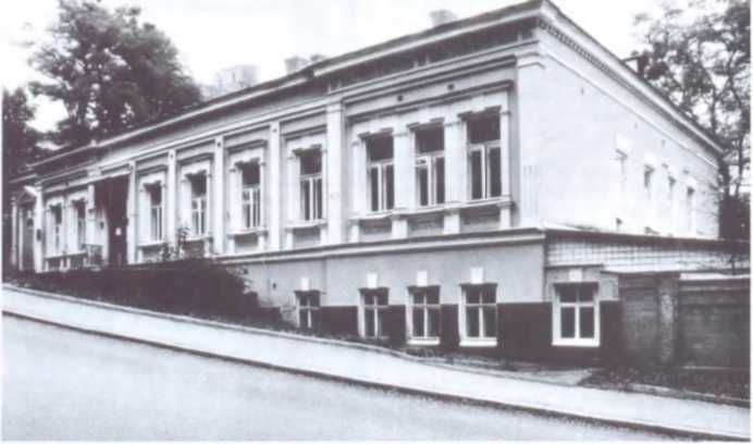 Ділянку під маєтком передадуть в оренду