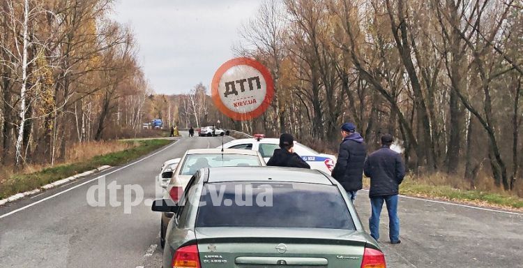 Событие на дороге под Киевом. Фото: dtp.kiev.ua
