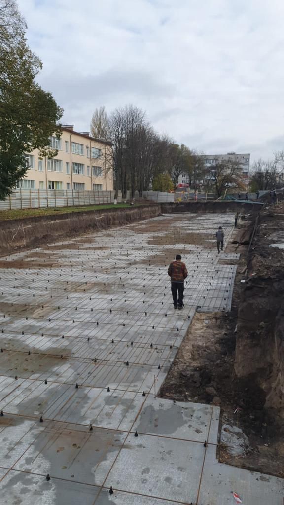 Фундамент укриття вже залили. Фото: Київська ОВА